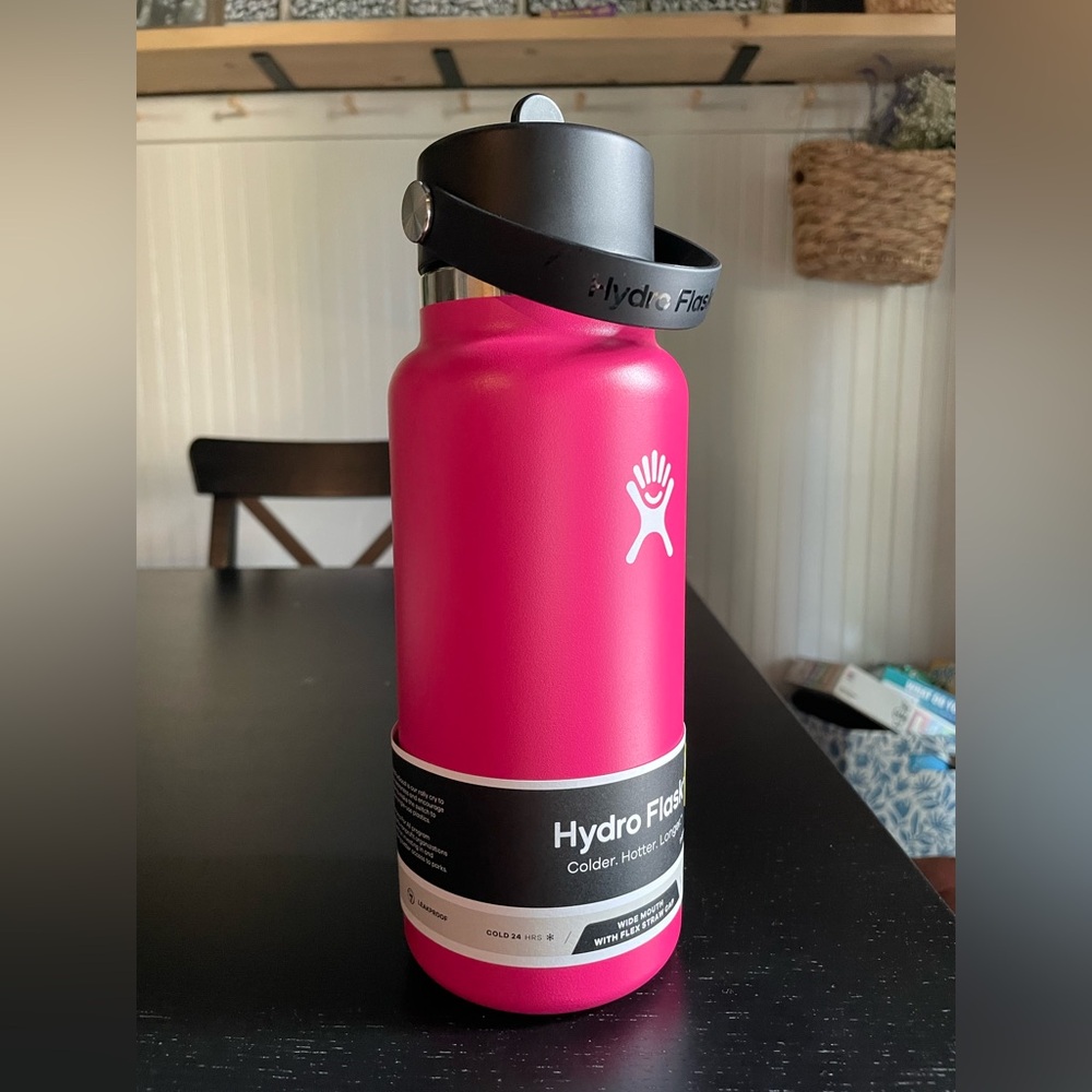NEW Hydro Flask wide mouth with flex straw cap 32 oz Zennia color
